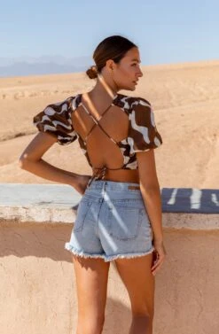 Boulevard Abstract Print Puff Sleeve Open Back Top -Outlet Cozi Luxe Store A58A6896