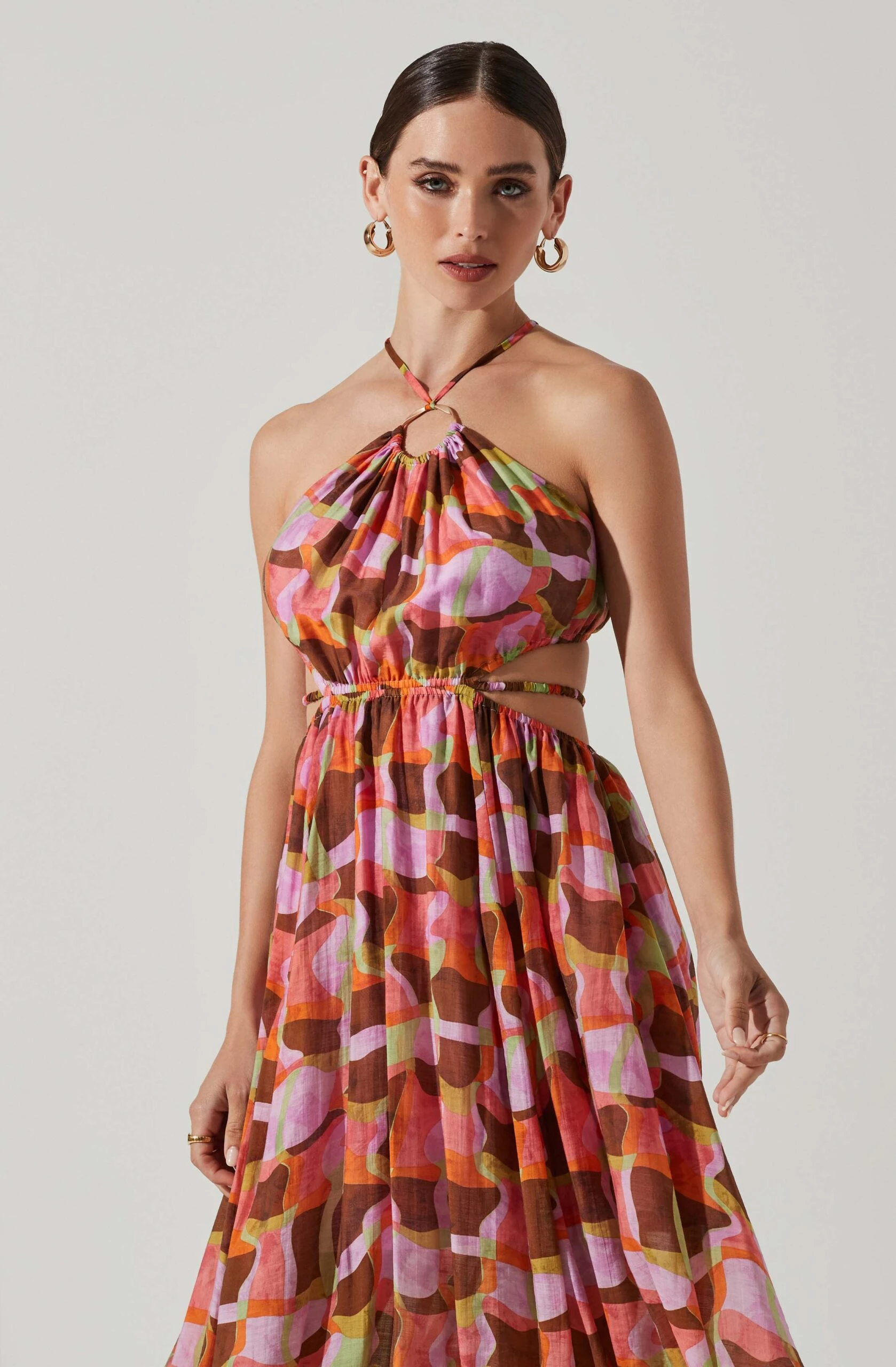 Sivana Halter Neck Geo Print Maxi Dress 4 Sivana Halter Neck Geo Print Maxi Dress - Image 2