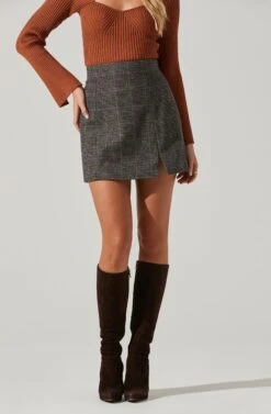 Audrey Plaid Mini Skirt -Outlet Cozi Luxe Store ACS9074B BLACK TANPLAID 3