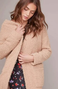 Fauna Coat (Sold Out) -Outlet Cozi Luxe Store ACT15455 CAFE AU LAIT 4A d91b793f f32d 4755 ab73 aa1b58976510