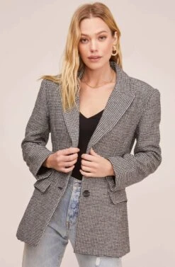 Arlo Blazer