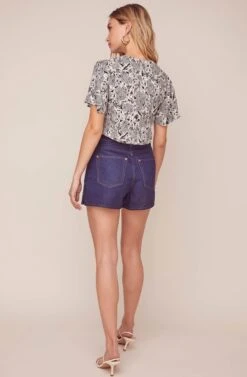 Jules Wrap Top 8 Jules Wrap Top -Outlet Cozi Luxe Store ACT15688C BLACK WHITE COLLAGE 3