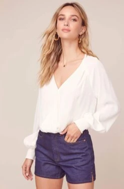 Essex Wrap Top 13 Essex Wrap Top -Outlet Cozi Luxe Store ACT15820 WHITE 2