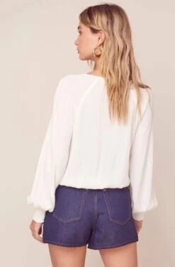 Essex Wrap Top 15 Essex Wrap Top -Outlet Cozi Luxe Store ACT15820 WHITE 5