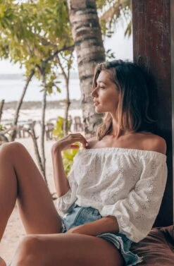 Elodie Off Shoulder Eyelet Bodysuit -Outlet Cozi Luxe Store ACT16034 WHITE 4 cc4a8b8a 8f56 4431 a825 39429b691036