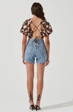 Boulevard Abstract Print Puff Sleeve Open Back Top -Outlet Cozi Luxe Store ACT17226 BROWNWHITEABSTRACT 1304