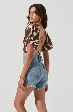 Boulevard Abstract Print Puff Sleeve Open Back Top -Outlet Cozi Luxe Store ACT17226 BROWNWHITEABSTRACT 1307