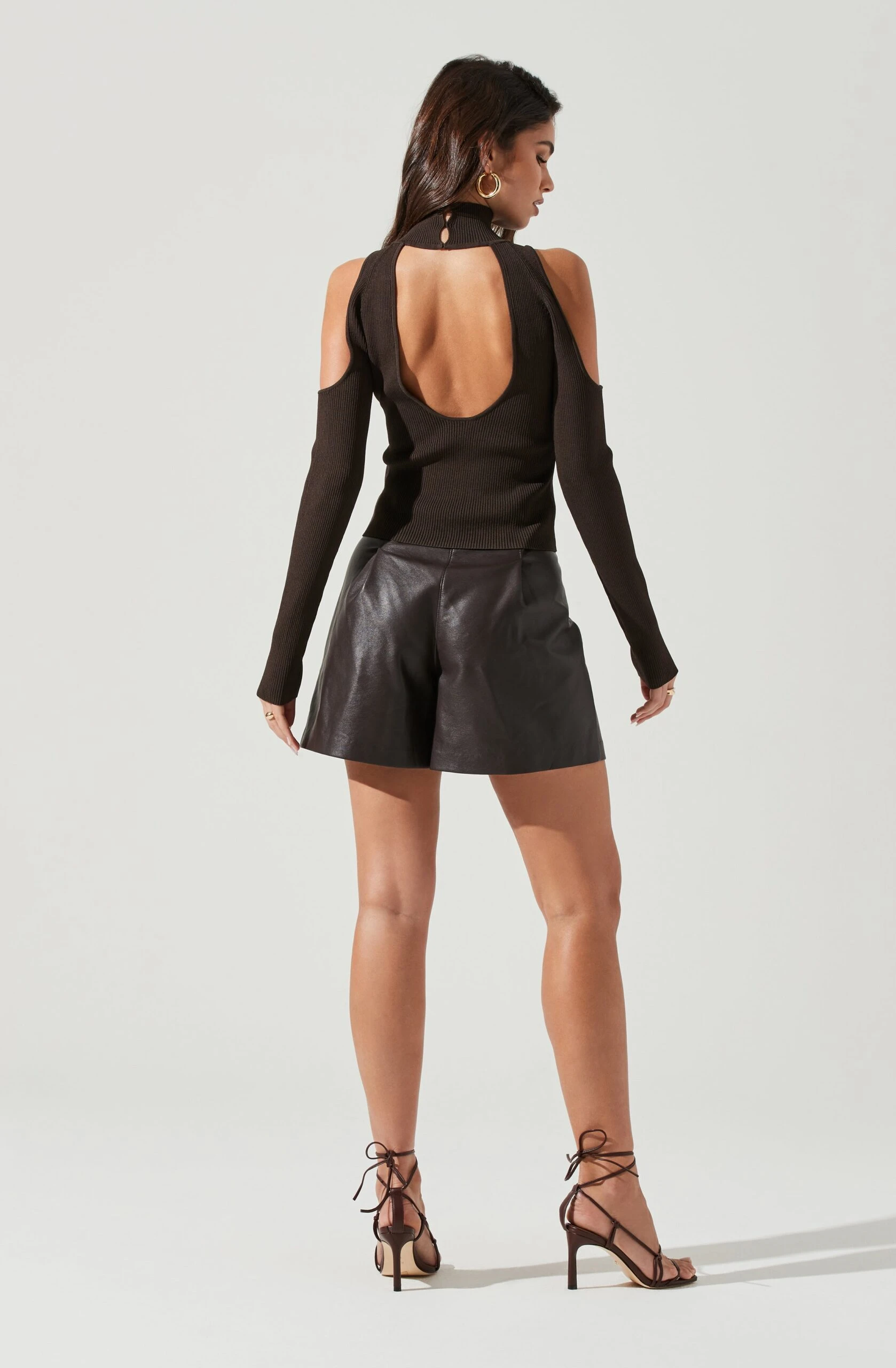 Carlotta Cold Shoulder Turtleneck Top 7 Carlotta Cold Shoulder Turtleneck Top - Image 5