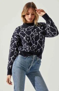 Saira Abstract Floral Sweater -Outlet Cozi Luxe Store ACT17330L NAVYCREAM 3