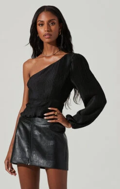 Zona Plisse One Shoulder Top -Outlet Cozi Luxe Store ACT17417 BLACK 2