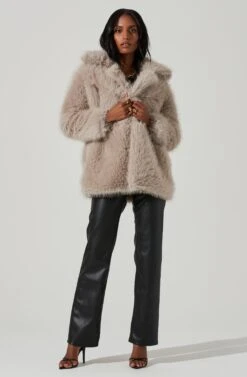 Hadley Faux Fur Coat -Outlet Cozi Luxe Store ACT17441 SILVER 1 8d831f7e 5a1f 402e ada3 ba8c6eceb47e