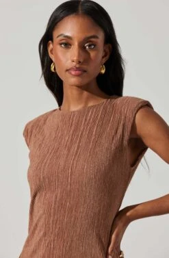 Plisse Straight Neck Midi Dress -Outlet Cozi Luxe Store ADR101830 BROWN 4