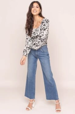 Long Sleeve Square Neck Smocked Top 19 Long Sleeve Square Neck Smocked Top -Outlet Cozi Luxe Store AT15425 TAUPE OLIVE MULTI FLORAL 2A