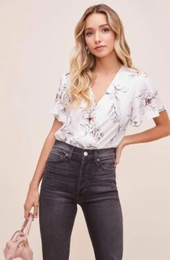 Flutter Sleeve Surplice Floral Top -Outlet Cozi Luxe Store AT15688B WHITE PINK SKETCH FLORAL 3