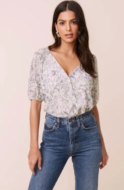 Double V Floral Surplice Bodysuit -Outlet Cozi Luxe Store AT16157 003 IVORYFLORAL 2 7f13eb2f e677 49c0 be5b 6ade34579c37