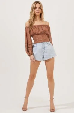 Off The Shoulder Cropped Volume Sleeve Top -Outlet Cozi Luxe Store AT16510 RUST MULTI DITSY 1