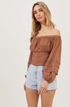 Off The Shoulder Cropped Volume Sleeve Top -Outlet Cozi Luxe Store AT16510 RUST MULTI DITSY 3