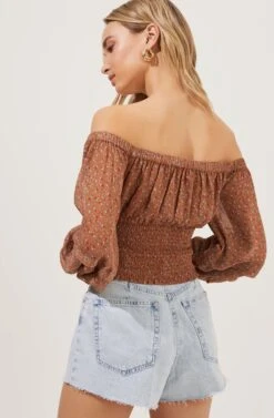 Off The Shoulder Cropped Volume Sleeve Top -Outlet Cozi Luxe Store AT16510 RUST MULTI DITSY 6