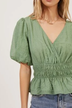 Bubble Sleeve Smocked Top 23 Bubble Sleeve Smocked Top -Outlet Cozi Luxe Store AT16720 003 SAGE 4