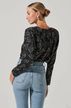 Pleated Shoulder Long Sleeve Floral Top -Outlet Cozi Luxe Store AT16811 BLACKSKETCH 3