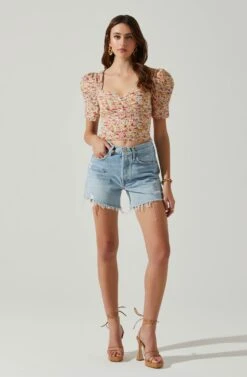 Floral Smocked Sweetheart Neck Puff Sleeve Top -Outlet Cozi Luxe Store AT17552 PINKREDMULTIFL 1