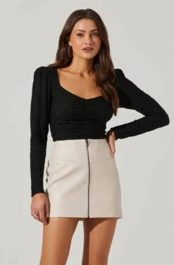 Long Sleeve Ruched Center Top -Outlet Cozi Luxe Store AT17573 BLACK 2