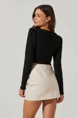 Long Sleeve Ruched Center Top -Outlet Cozi Luxe Store AT17573 BLACK 4