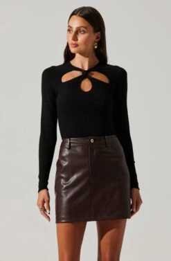 Twist Neck Cutout Sweater -Outlet Cozi Luxe Store AT17944 BLACK 3
