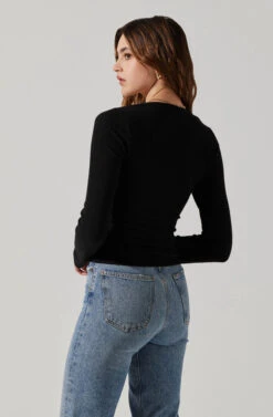 Long Sleeve Cupped Bust Knit Top -Outlet Cozi Luxe Store AT17996 BLACK 6